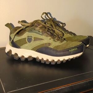 K-Swiss boys size 4 army green shoe varsity